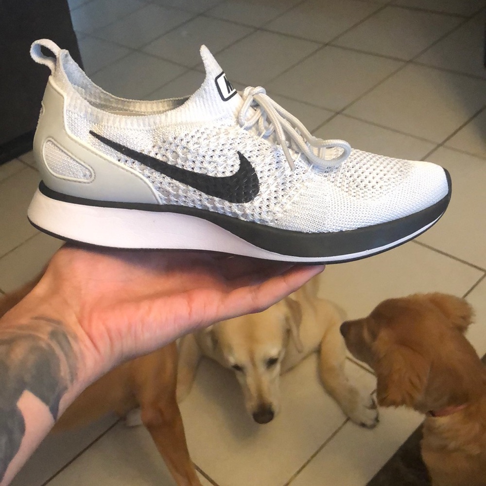 Nike Mariah Flyknit Racer W SIZE 7.